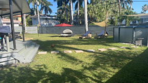 SuperVilla - 3BR 2BA - Jacuzzi and Pool - Walk to beach